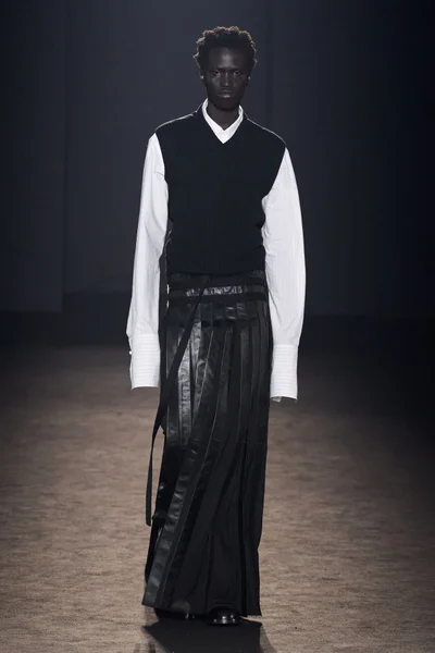 Look 8